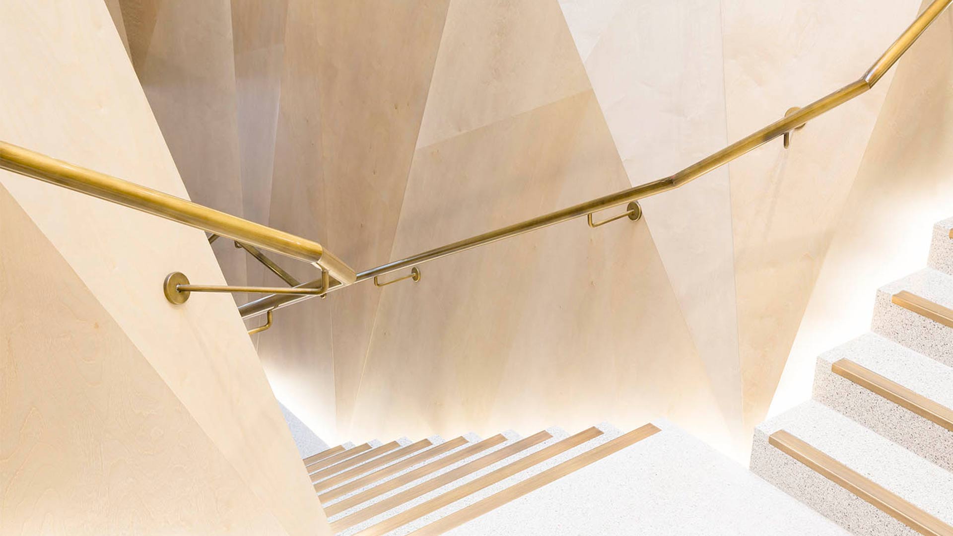 Faceted Walls Uplighting Staircase Fashion Store Interior Light Nulty