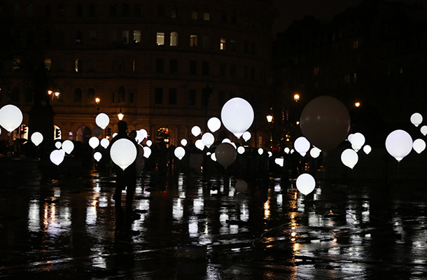 Child Hood Collectif Coin Light Art