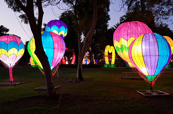 Dubai Garden Glow Illuminated Hot Air Balloons