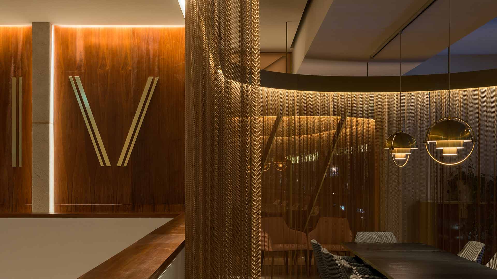 Lighting Design Private Dining Booth Chain Mail Curtain Brass Frame Pendants VIVI Restaurant Nulty
